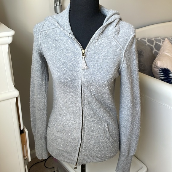 GAP zip up gray hoodie. Size small. - Picture 1 of 5